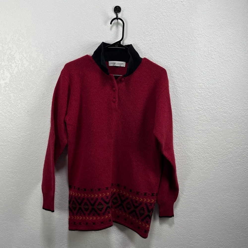 Vintage Valerie Stevens Women’s Red Black Aztec Pattern Sweater Sz M Long Sleeve